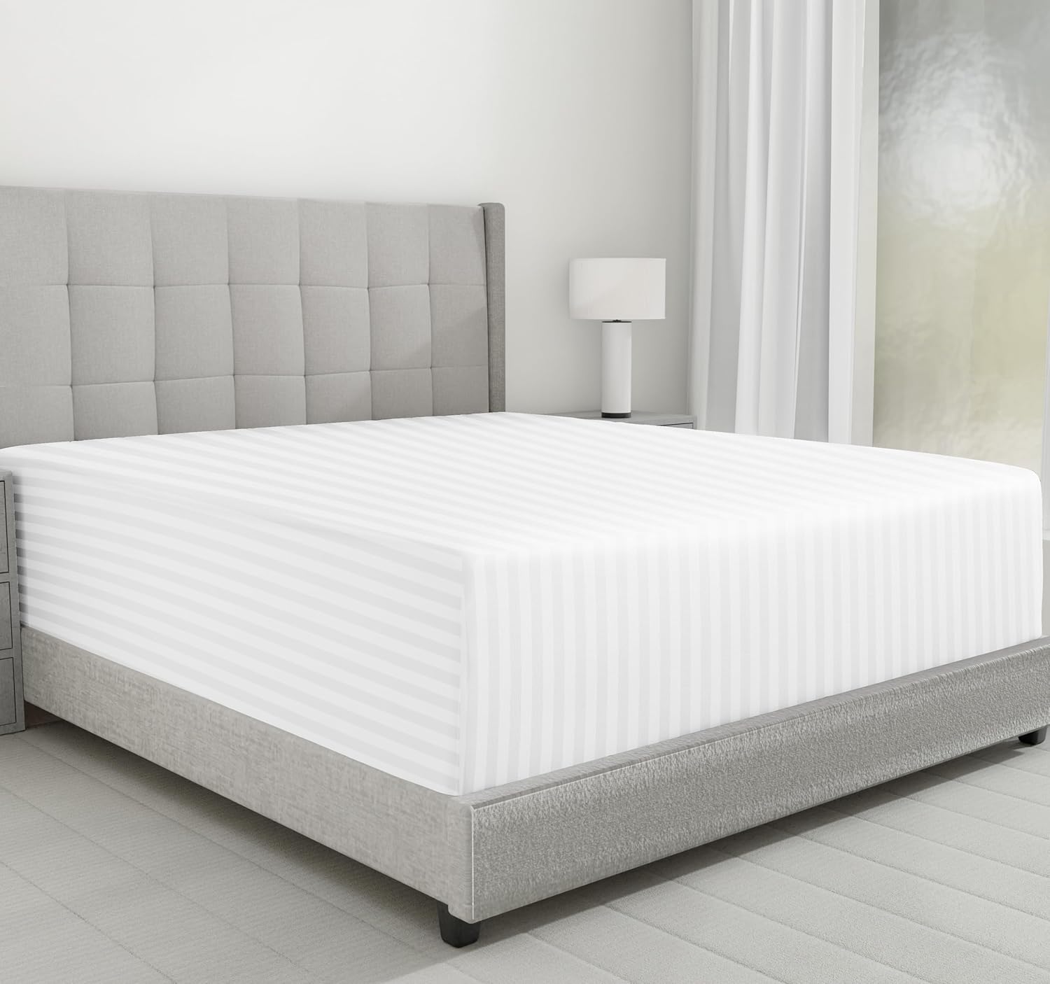 California Design Den Luxurious King Size Fitted Sheet Only - 100% Cotton, 600 Thread Count Sateen, Soft Deep Pocket Bottom Fitted Sheet, Premium-Feel Bedding, Featuring Foot Side Indicator - White