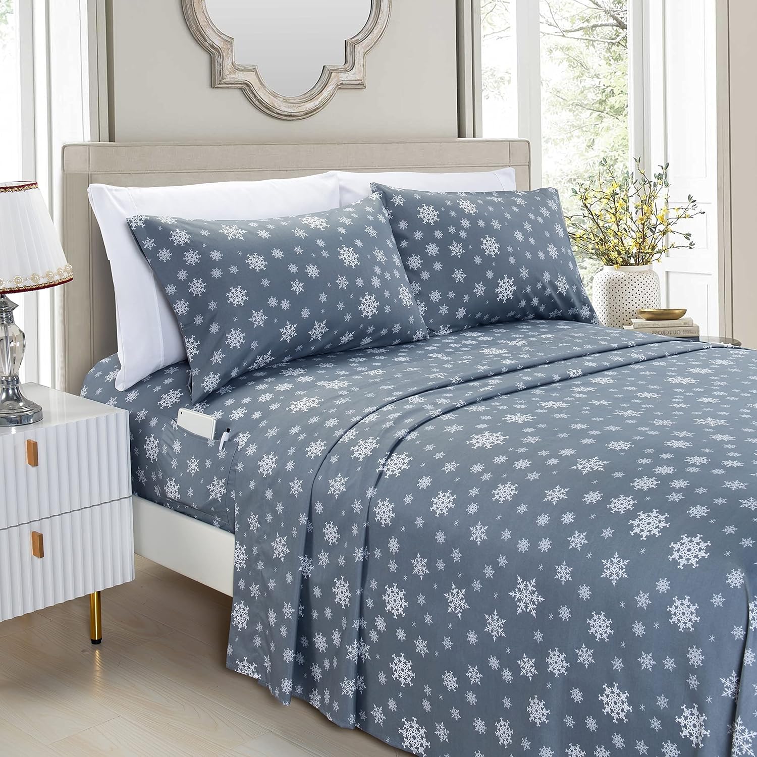 Elegant Comfort Luxury Soft Bed Sheets Holiday Pattern 1500 Premium Hotel Quality Microfiber - Softness Wrinkle and Fade Resistant (6-Piece) Bedding Set, Queen, Blue Polar Bear